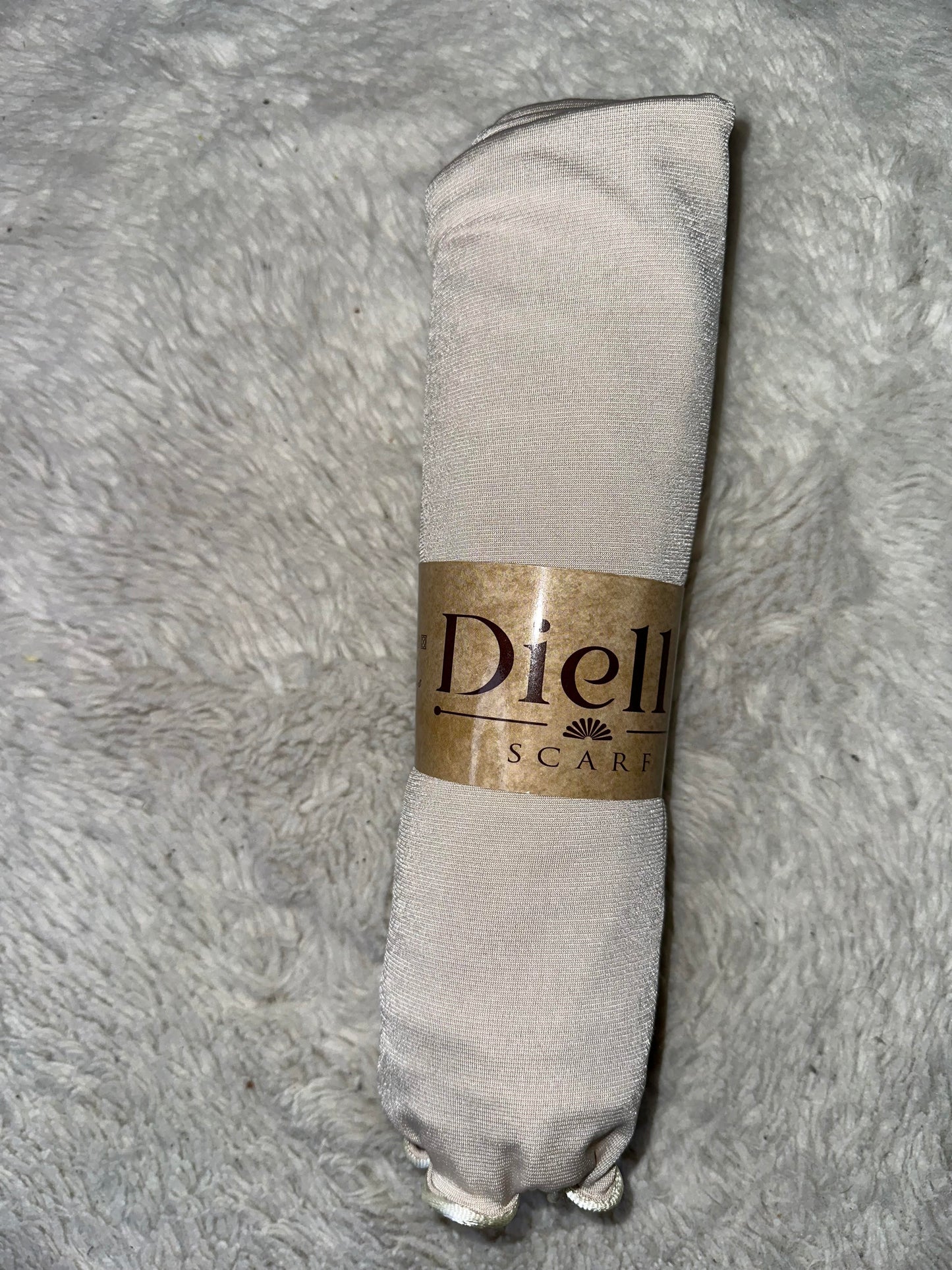 Élevez Votre Style avec Nos Hijabs en Jersey Premium Frisé Beige