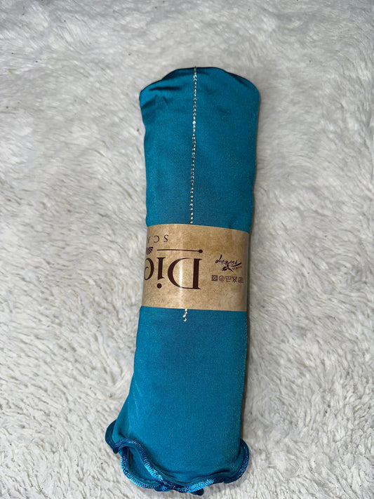 Éclat et Élégance : Le Hijab Jersey Premium à Strass Bleu Intense