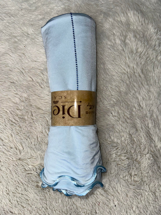 Éclat et Élégance : Le Hijab Jersey Premium à Strass Ciel