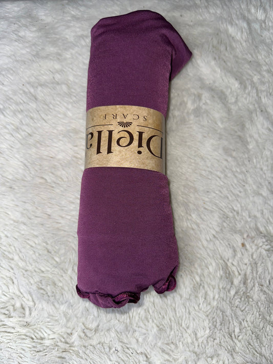 Élevez Votre Style avec Nos Hijabs en Jersey Premium Violet